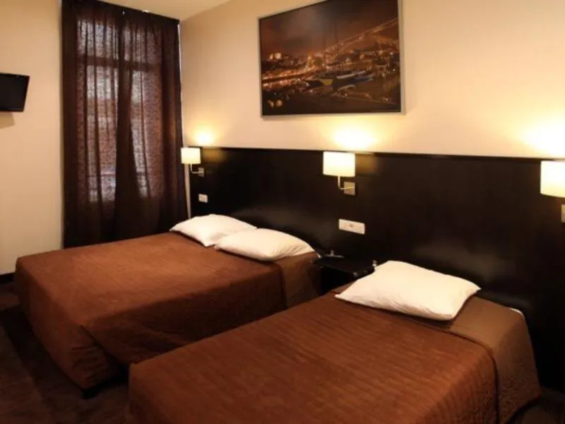 **  Trocadero Hotel Nice France
